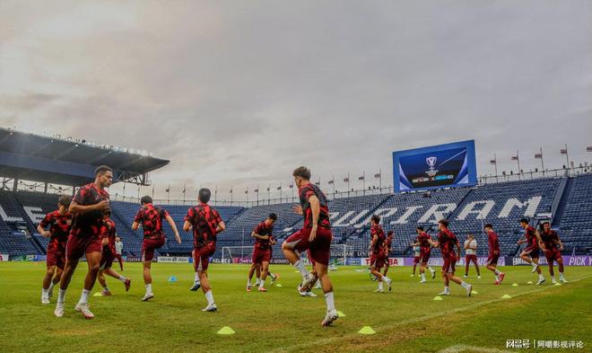 开云体育官方网址-转折点上海海港门线救险；亚冠今晨攻防权衡；目标明确；心理建设被强调(上海上港亚冠历届成绩)
