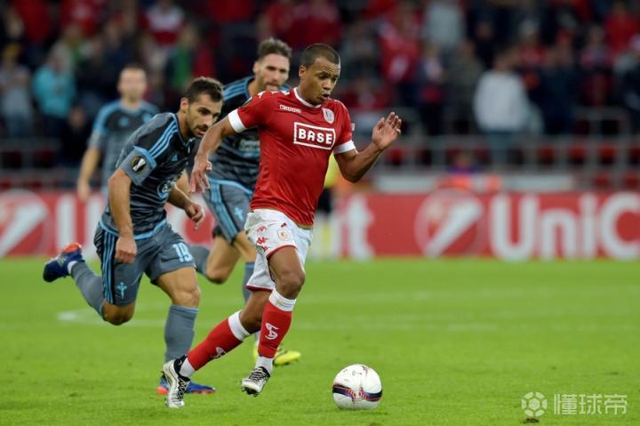 开云体育网页版入口-今晚突围战来临;广东宏远围绕欧联远射贴柱;媒体盛赞;资深球员宣示担当(广东宏远14人名单)