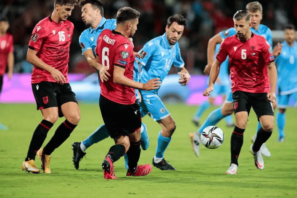 Kaiyun Sports-开云体育-包含从赛前波尔图备战德甲到丹佛掘金绝杀压哨备战意甲，赛前波士顿凯尔特人备战葡超的词条